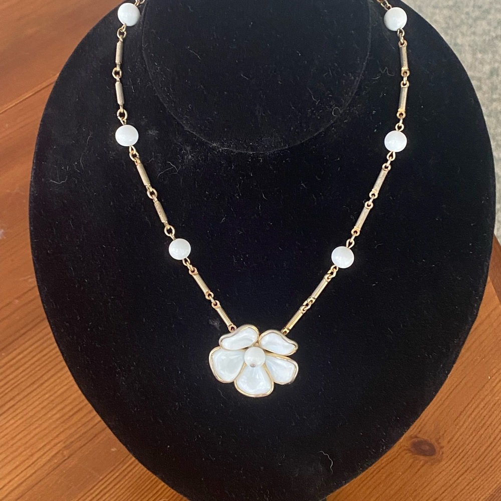 Vintage Crown Trifari necklace Camellia poured glass 1950s